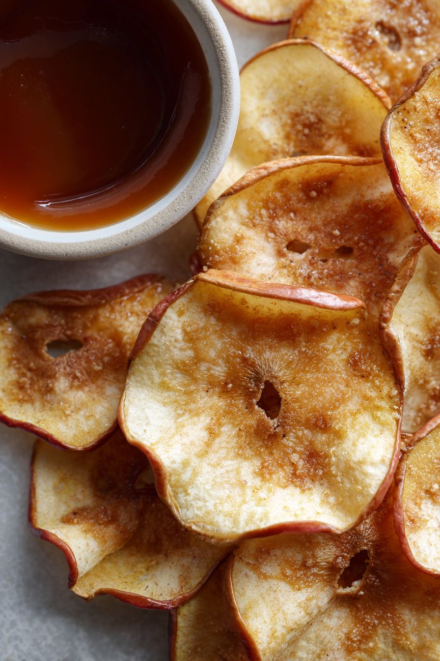 air fryer cinnamon sugar apple chips with caramel dip